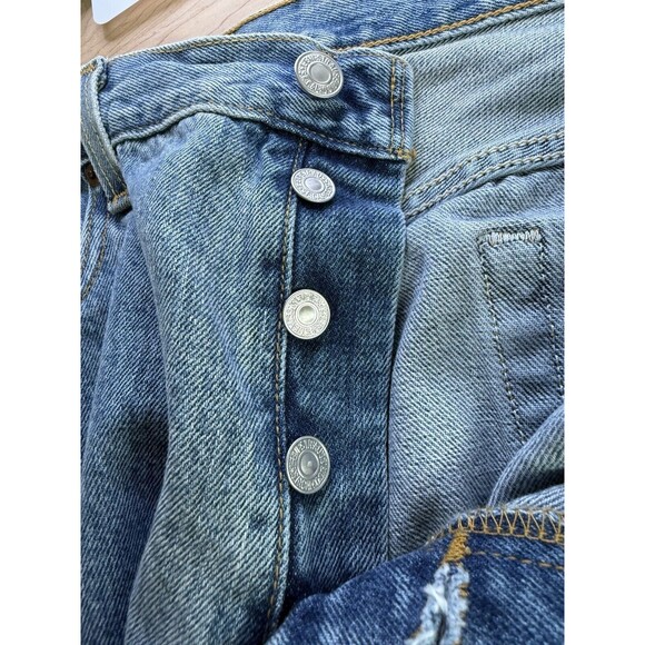 Levis 501 Blue Jeans Mens 36x32 Straight Leg Button Fly Light Wash Denim - Picture 8 of 10